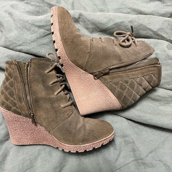 Mia green wedge bootie - Picture 1 of 4